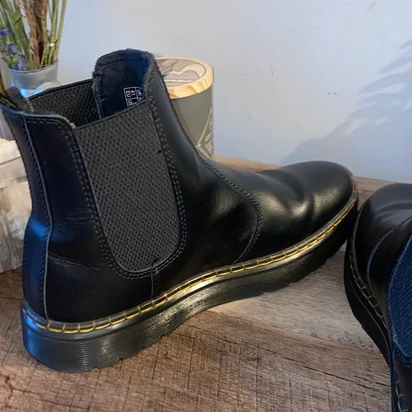 NWOB!! Dr. Martens Black Leather Chukka Boots Size 9 Womens 8 Mens - Picture 8 of 11